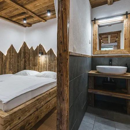 Hisa Trentar Peaceful Mountain Escape With Creek Sounds & Private Parking 크라니스카고라